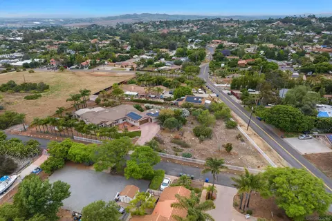 2144 Riviera Dr, Vista, CA 92084 photo 38