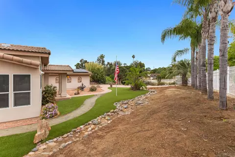 2144 Riviera Dr, Vista, CA 92084 photo 6