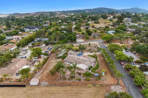 2144 Riviera Dr, Vista, CA 92084 photo 39