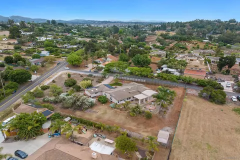 2144 Riviera Dr, Vista, CA 92084 photo 40