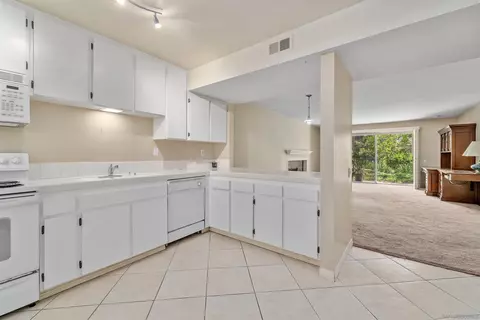 5700 Baltimore Dr #176, La Mesa, CA 91942