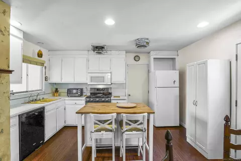 5785 Jackson Dr, La Mesa, CA 91942 photo 2