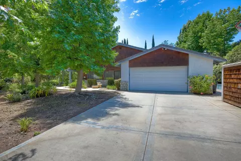 173 Amigos Way, Fallbrook, CA 92028 photo 2