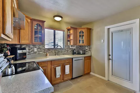 1284 Hardin Dr, El Cajon, CA 92020 photo 8