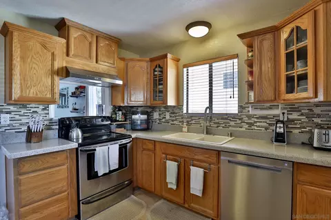 1284 Hardin Dr, El Cajon, CA 92020 photo 6