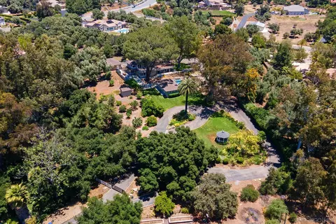 2917 Tavern Rd, Alpine, CA 91901 photo 2