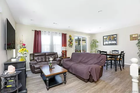 8622 Sage Shadow Dr, Lakeside, CA 92040 photo 4