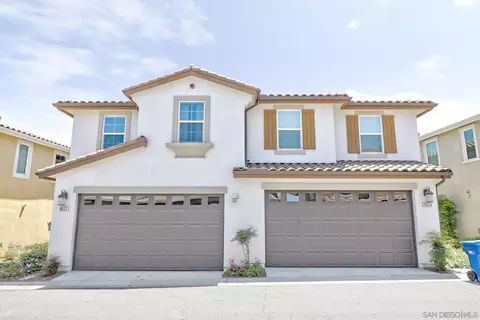 8622 Sage Shadow Dr, Lakeside, CA 92040