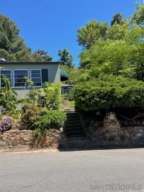 4855 Beaumont Dr, La Mesa, CA 91941 photo 2