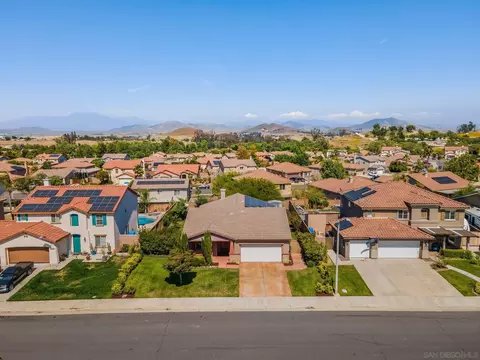 33376 Pitman Ln, Menifee, CA 92584 photo 2