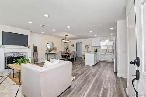 8786 Blue Boy Ln, Santee, CA 92071
