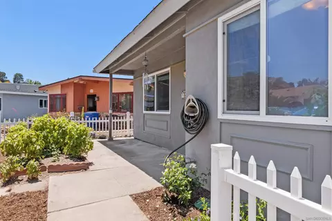 700 Teaberry St, Encinitas, CA 92024 photo 3