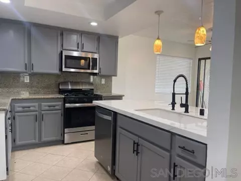 341 N Melrose Dr #E, Vista, CA 92083 photo 4
