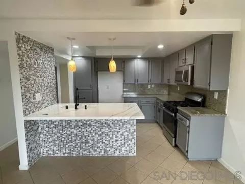 341 N Melrose Dr #E, Vista, CA 92083 photo 2