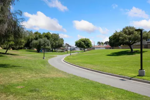 1364 Caliente Loop, Chula Vista, CA 91910 photo 28