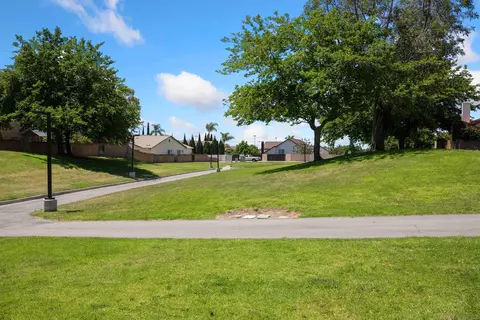 1364 Caliente Loop, Chula Vista, CA 91910 photo 27