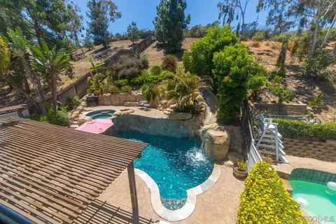 1690 Mountain Pass Cir, Vista, CA 92081 photo 8