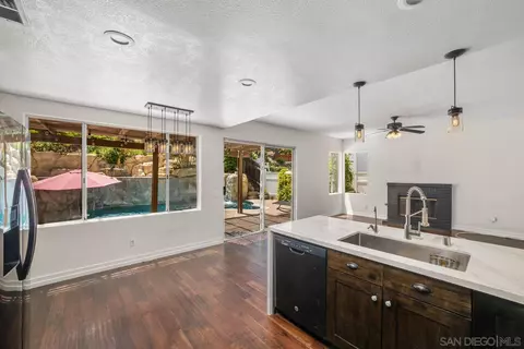 1690 Mountain Pass Cir, Vista, CA 92081 photo 19