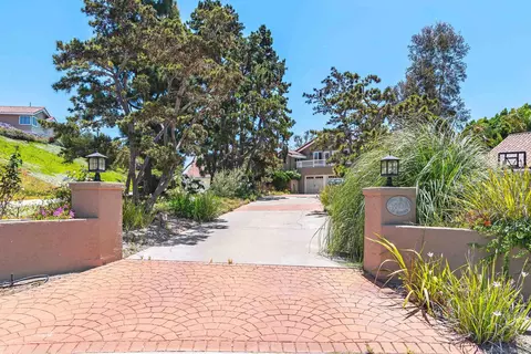 203 La Barranca Dr, Solana Beach, CA 92075