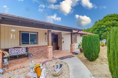 13730 Whispering Meadows Ln, Jamul, CA 91935 photo 4