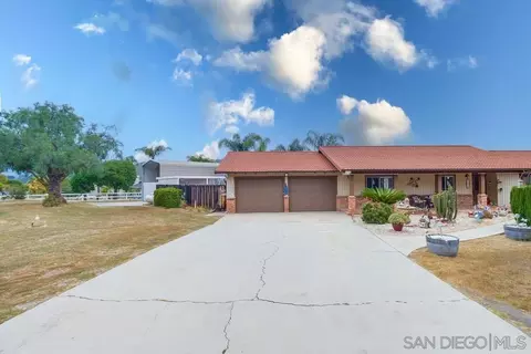 13730 Whispering Meadows Ln, Jamul, CA 91935 photo 2
