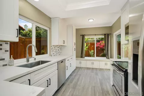 2408 Summerhill Dr, Encinitas, CA 92024 photo 11