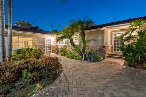 5492 Redding, San Diego, CA 92115