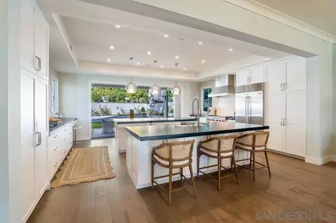 5769 Waverly Ave, La Jolla, CA 92037 photo 8
