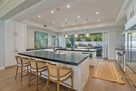 5769 Waverly Ave, La Jolla, CA 92037 photo 9