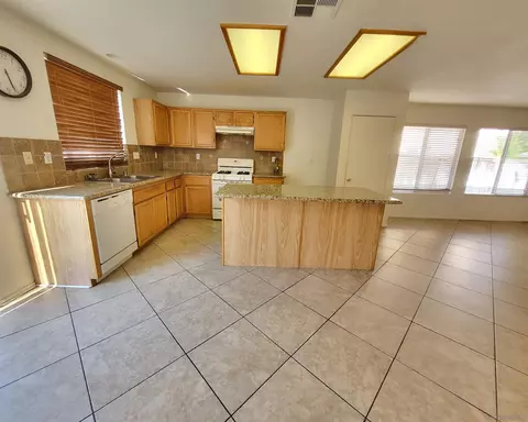 3770 Anchorage St, Hemet, CA 92545 photo 3