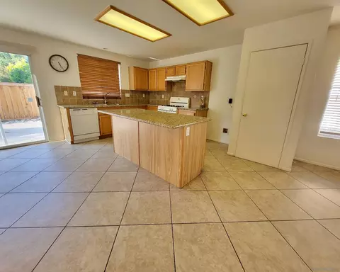 3770 Anchorage St, Hemet, CA 92545 photo 4