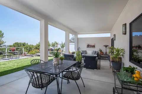 7864 Highwood Ave, La Mesa, CA 91941 photo 3