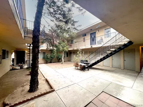 121 E Renette Ave, El Cajon, CA 92020 photo 2