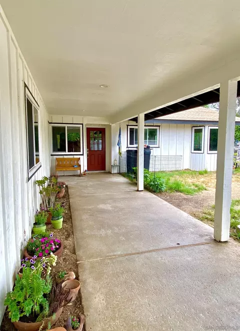 707 Ramona St, Ramona, CA 92065