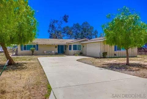 1346 Franklin Ln, Ramona, CA 92065