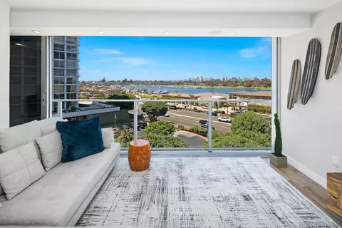 1820 Avenida Del Mundo # 408, Coronado, CA 92118