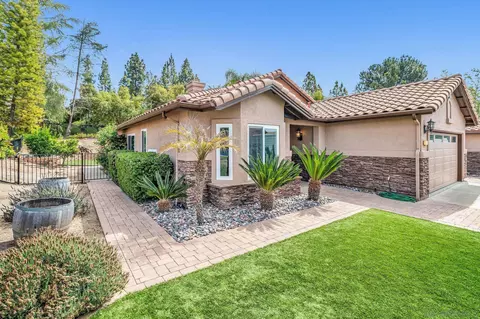 2374 Hyacinth Rd, Alpine, CA 91901