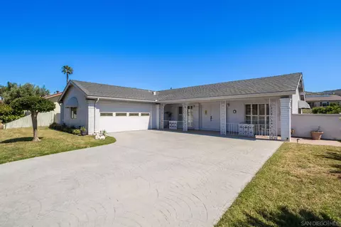 1622 W Country Clb, Escondido, CA 92026