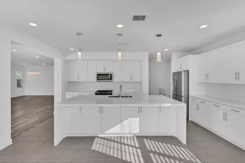 9041 W Bluff Pl, Santee, CA 92071 photo 5