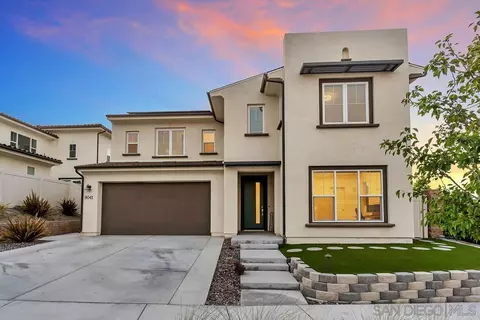 9041 W Bluff Pl, Santee, CA 92071