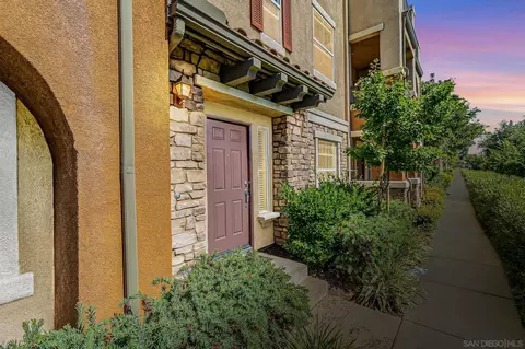 8808 Aspenglow Pl #4, Santee, CA 92071