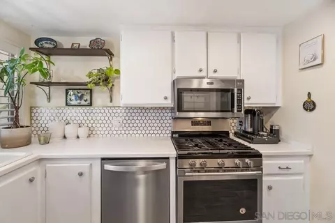 424 Devonshire Gln, Escondido, CA 92027 photo 5