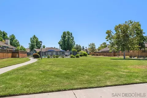 424 Devonshire Gln, Escondido, CA 92027 photo 39