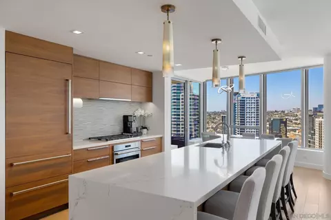 888 W E St #2805, San Diego, CA 92101