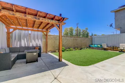 8713 Glen Oaks Way, Santee, CA 92071 photo 18