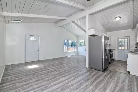 1741 S Hannalei Dr, Vista, CA 92083