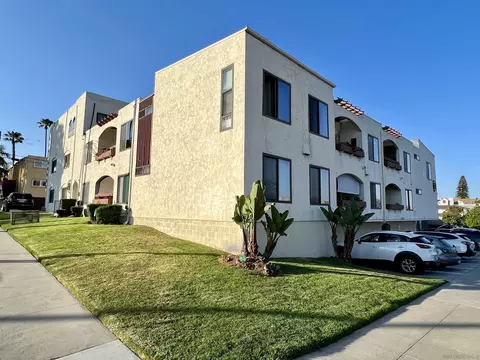4621 Lamont #4B, San Diego, CA 92109