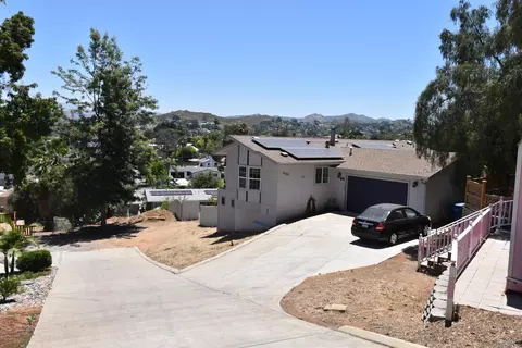 9169 Paradise Park Dr, Lakeside, CA 92040
