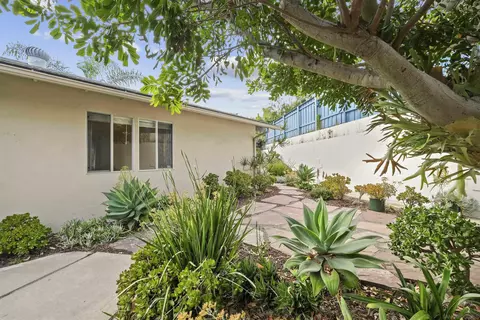 838 Lamplight Dr, La Jolla, CA 92037 photo 5