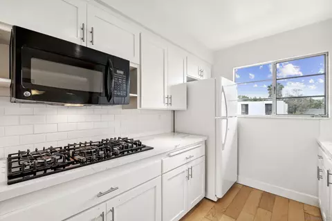 838 Lamplight Dr, La Jolla, CA 92037 photo 19